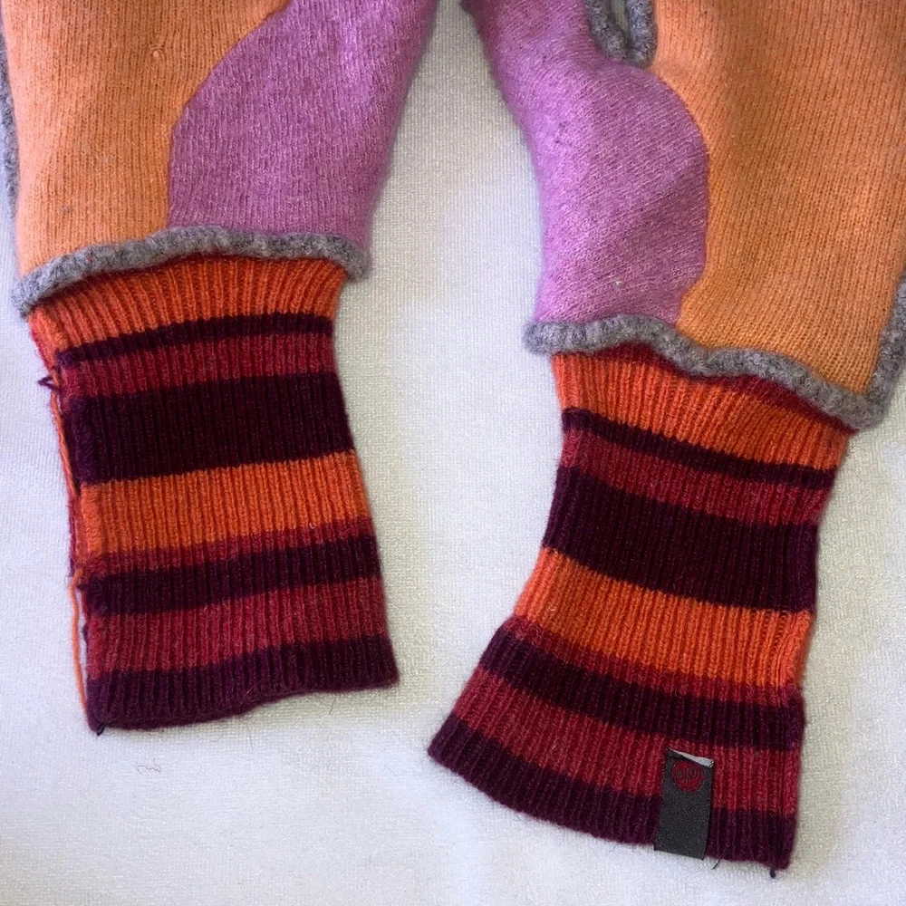 Pistil Rumor Mitten